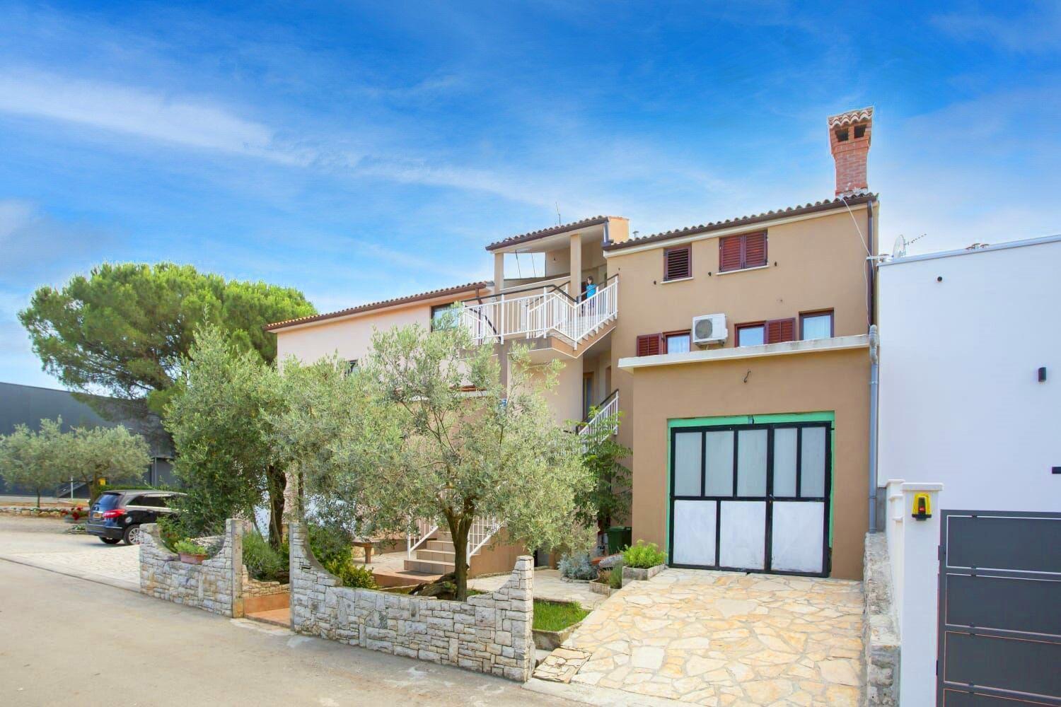 Apartments Armando Fazana Exterior photo